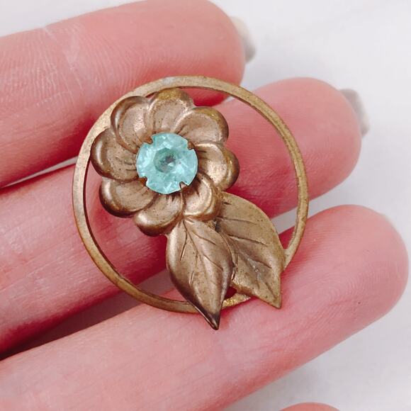 VTG Gold Tone Floral Brooch with Blue Rhinestone Mid Century 1930s 40s Jewelry - Picture 2 of 8